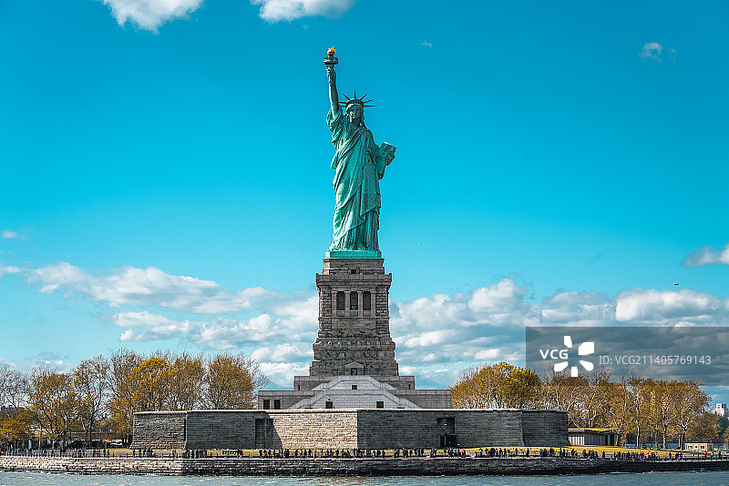 加州骚乱或成转移视线的工具，特朗普税改迎来“神助攻”