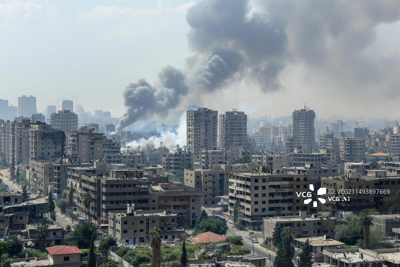 <strong>伊朗誓言“严厉报复”美以，油价暴涨逾10</strong>