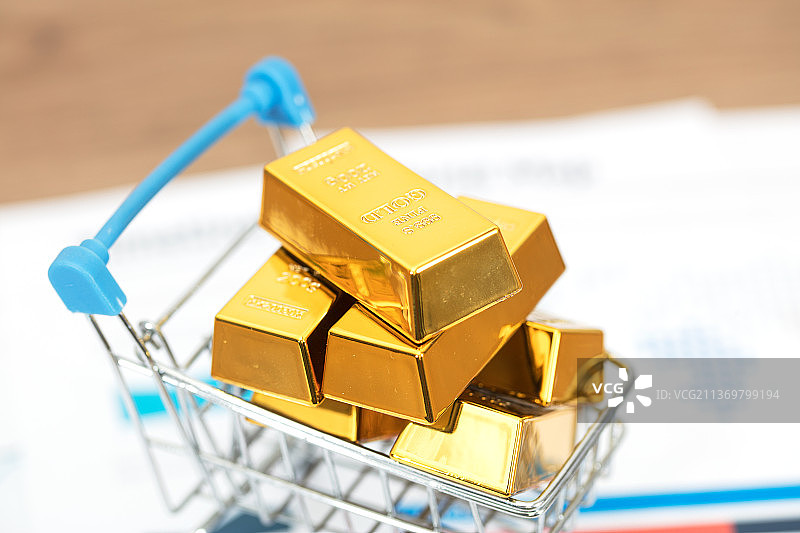 世界银行发布重磅预测：黄金今年或再大涨35%，前景偏向上行！